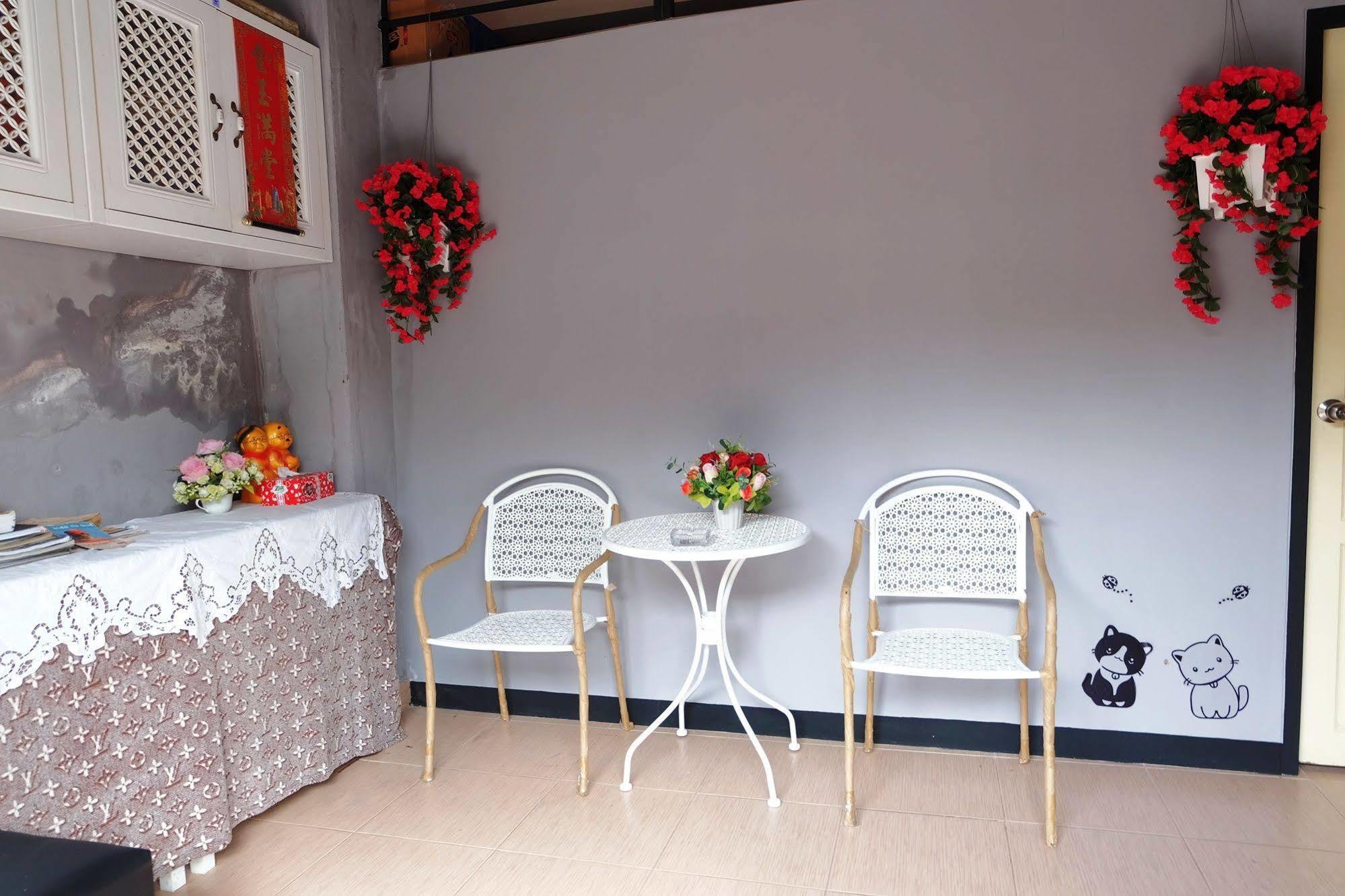 Kimhouse Motel Bangkok Exterior photo